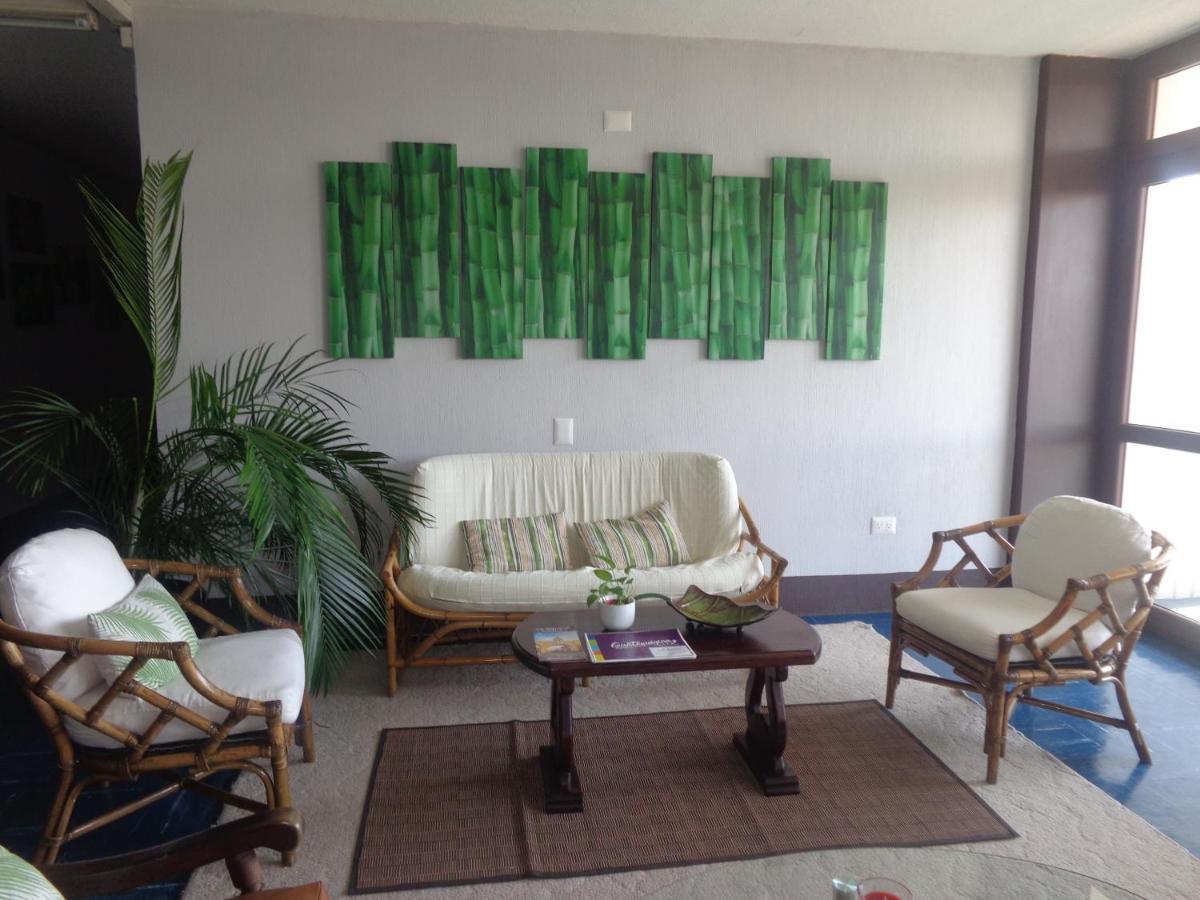 Hotel Dona Carmen Retalhuleu Extérieur photo
